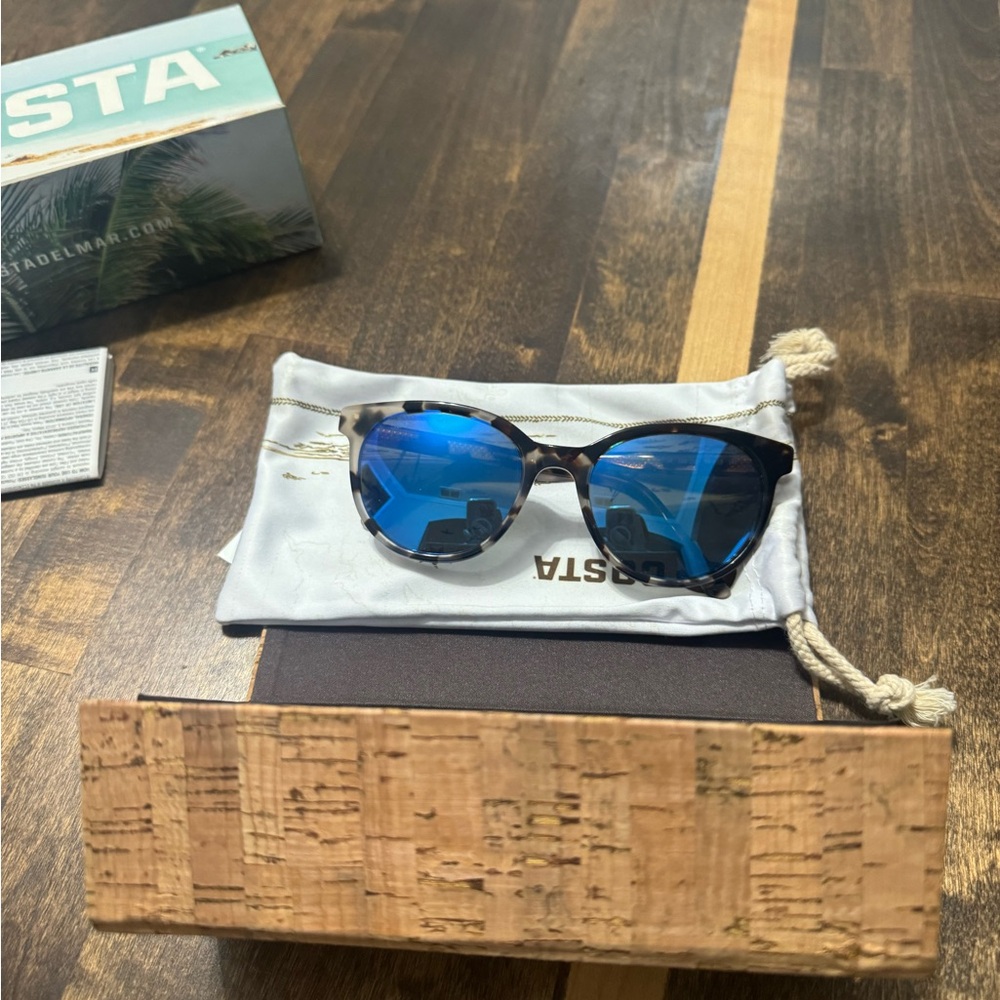 Costa Women’s Isla Sunglasses